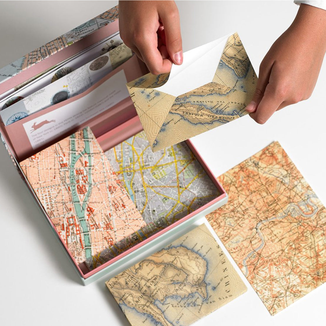 Maps Correspondence Set